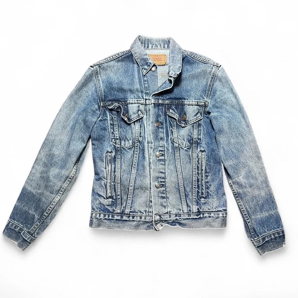 Vintage Levis Denim Trucker‎ Jacket Distressed Blue Mens Size 38 70507-0218 USA